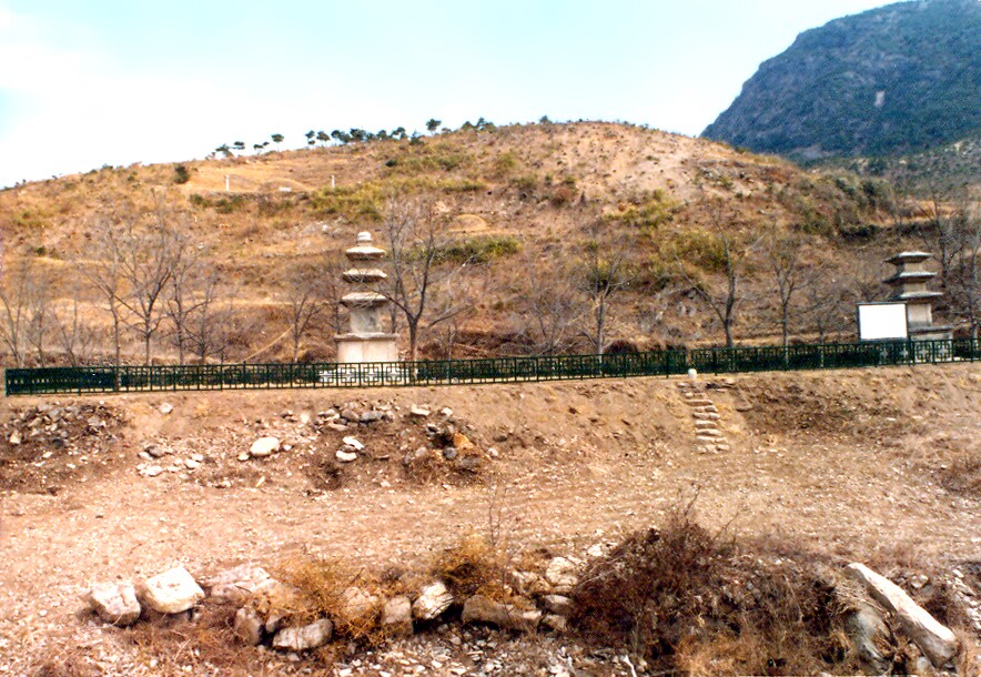 청도 장연사지동ㆍ서 삼층석탑_1